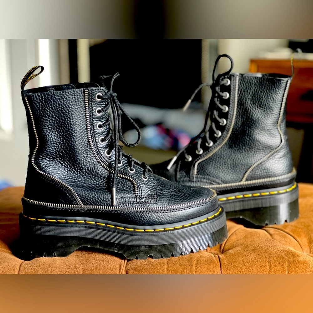 Dr. Martens Jadon Quad Zip EU 39, brand new